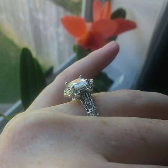 NWT The Royal Engagement Ring - Picture 3 of 6